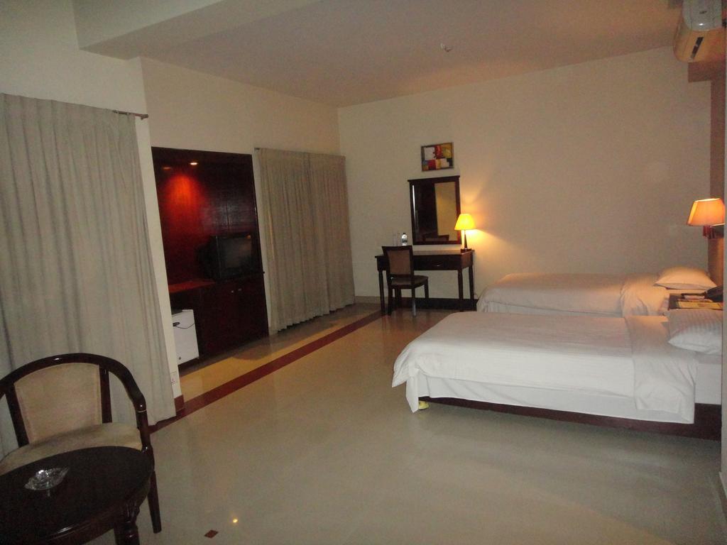 Nirvana Inn Силет Екстериор снимка